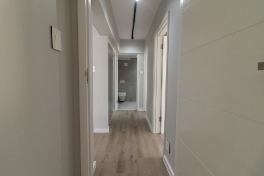 3 Bedroom Property for Sale in Sea Point Western Cape
